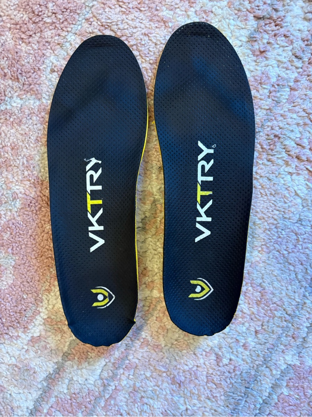 VKTRY Black & Yellow Athletic Insoles for Enhanced Support